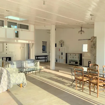 Villa Altetu *